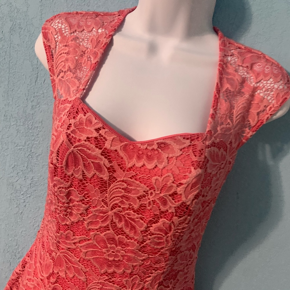 Folly Flair Juniors Dress - Picture 2 of 11